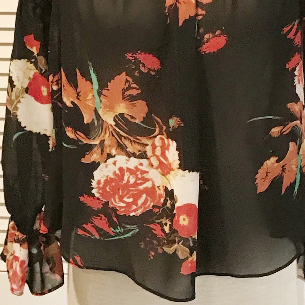 ❤️BEAUTIFUL TOP🧡 - Picture 6 of 7
